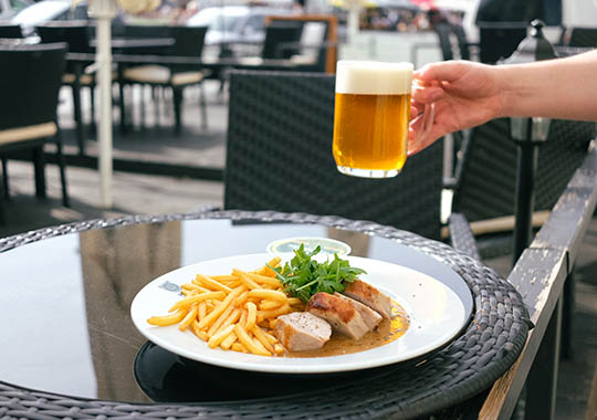 Grilled pork tenderloin with pepper sauce and fries
